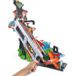 FTB67 HW MEGAMYJNIA ATAK KROKODYLA