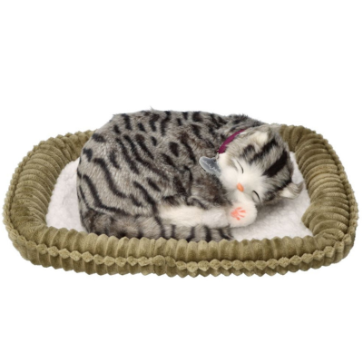 992561 MASKOTKA ŚPIĄCY KOTEK PRĘGOWANY SZARY PERFECT PETZZZ LEGOWISKO