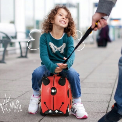 200092 TRUNKI JEŻDŻĄCA WALIZECZKA BIEDRONECZKA JEŹDZIK WALIZKA BAGAŻ