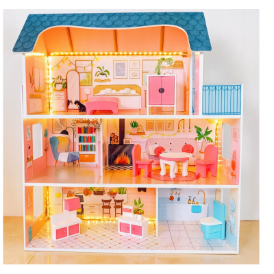 852955 DREWNIANY DOMEK DLA LALEK 70CM LED MEBELKI